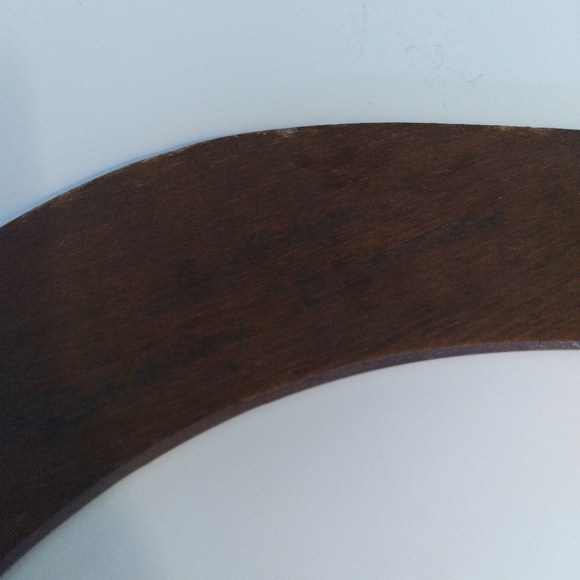 CARVED WOODEN BOOMERANG - Picture 4 of 4